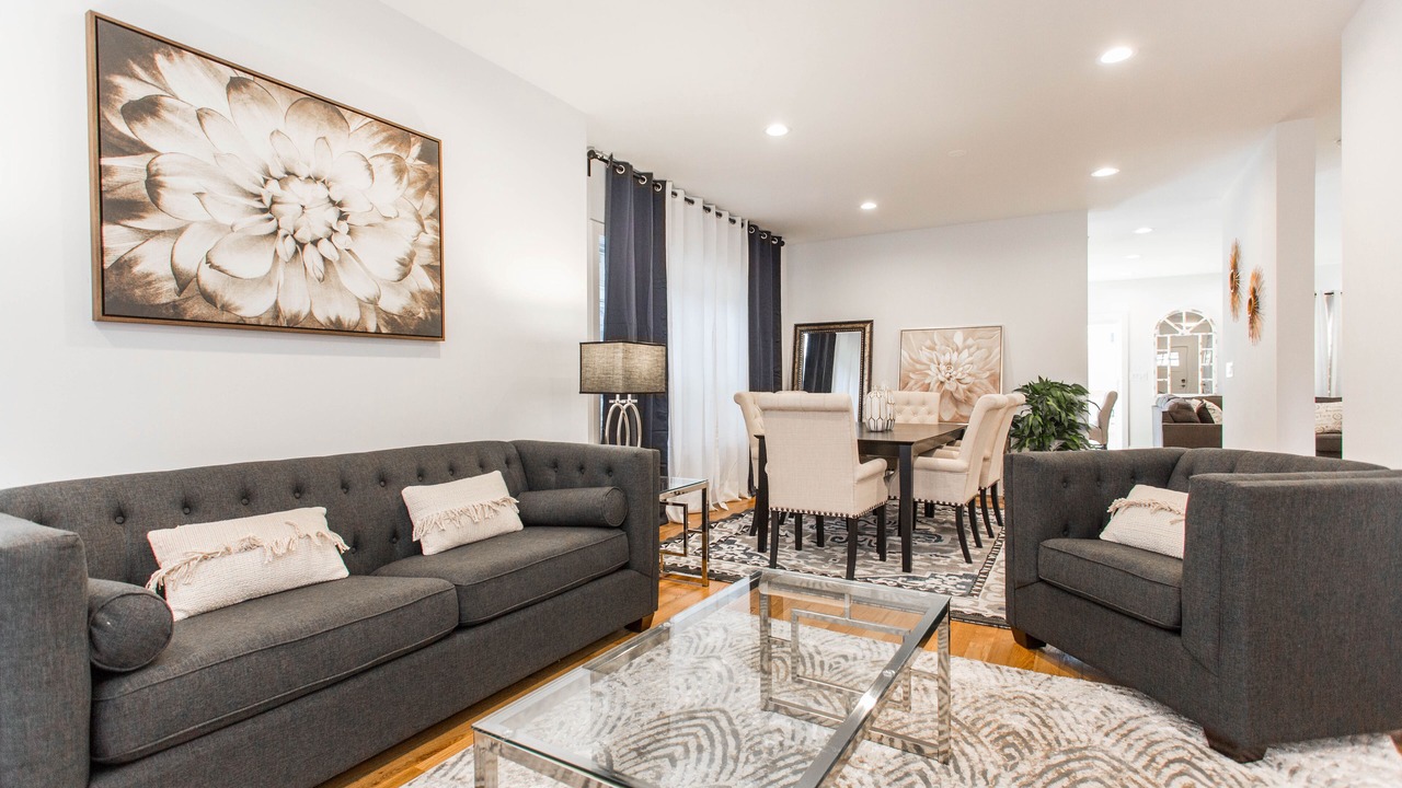 Photo of Livingroom in Albany Park