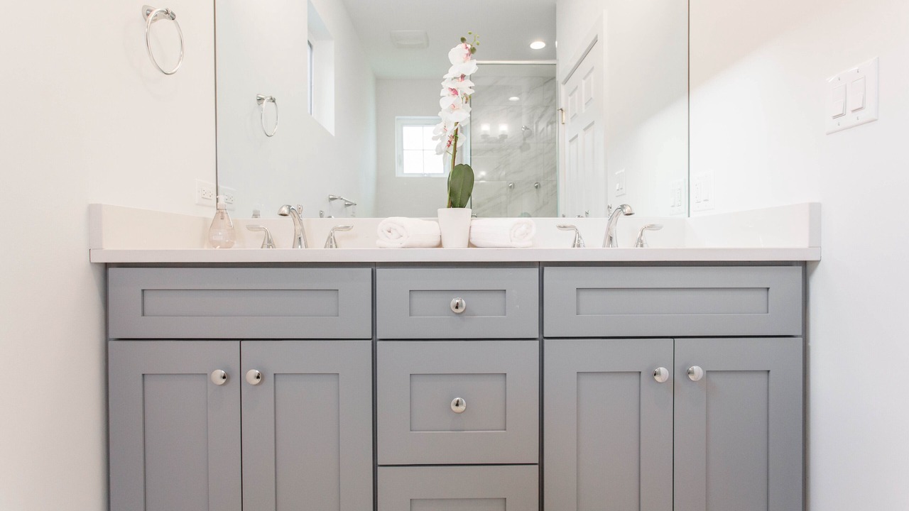 Photo of Bathroom in Albany Park