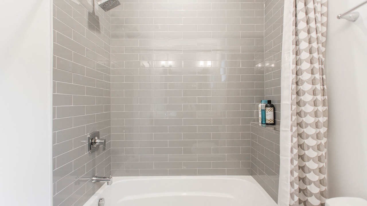 Photo of Bathroom in Albany Park