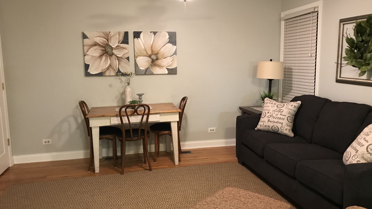 Photo of Livingroom in St. Charles