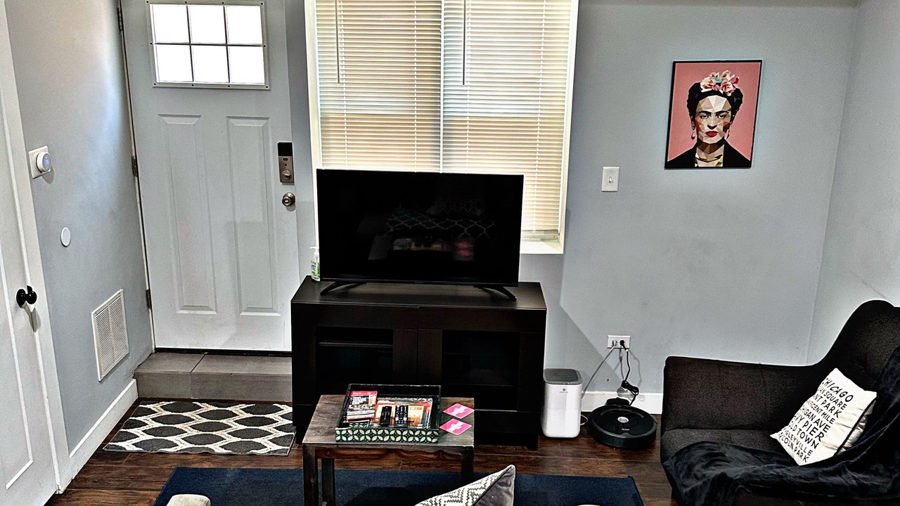 Photo of Livingroom in Heart of Chicago