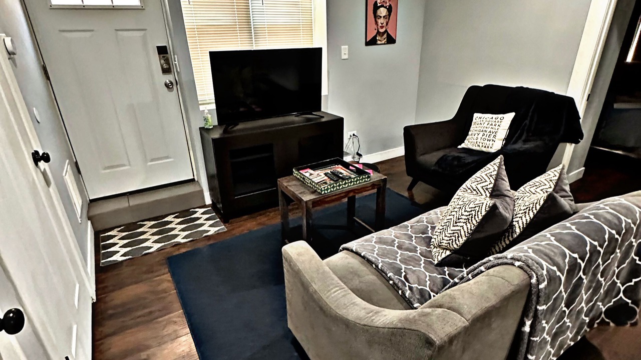 Photo of Livingroom in Heart of Chicago