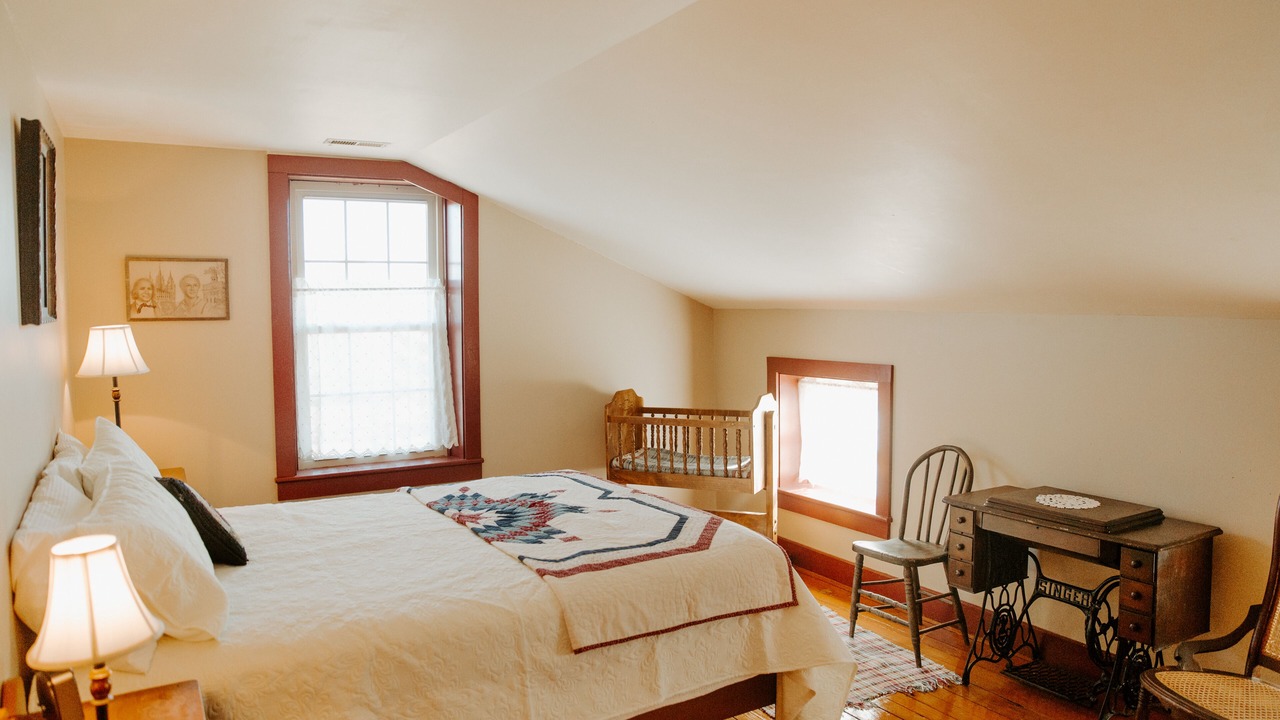 Photo of Bedroom in Nauvoo