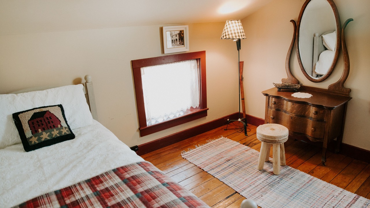 Photo of Bedroom in Nauvoo