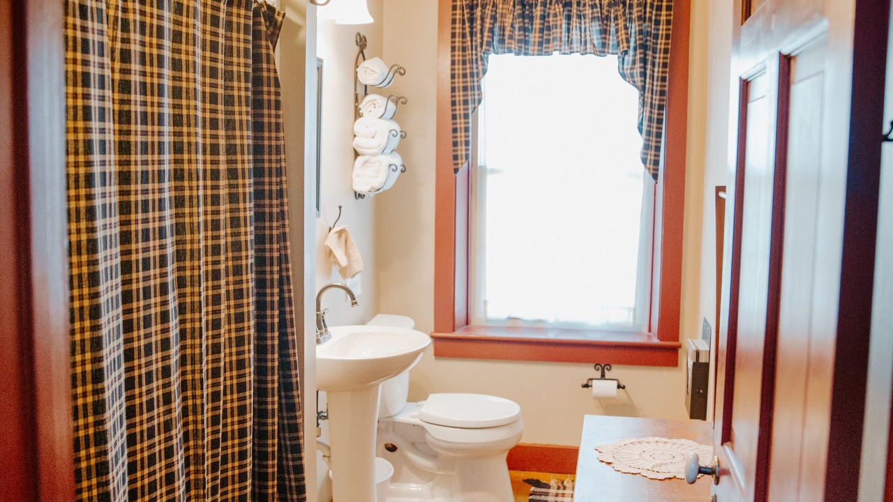 Photo of Bathroom in Nauvoo