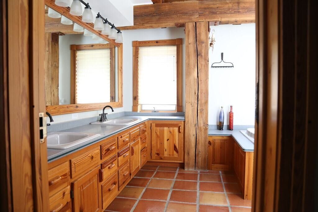Photo of Bathroom in Elizabeth