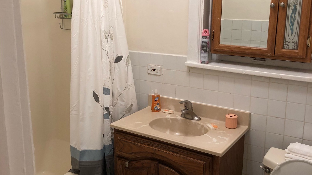 Photo of Bathroom in Wrigleyville