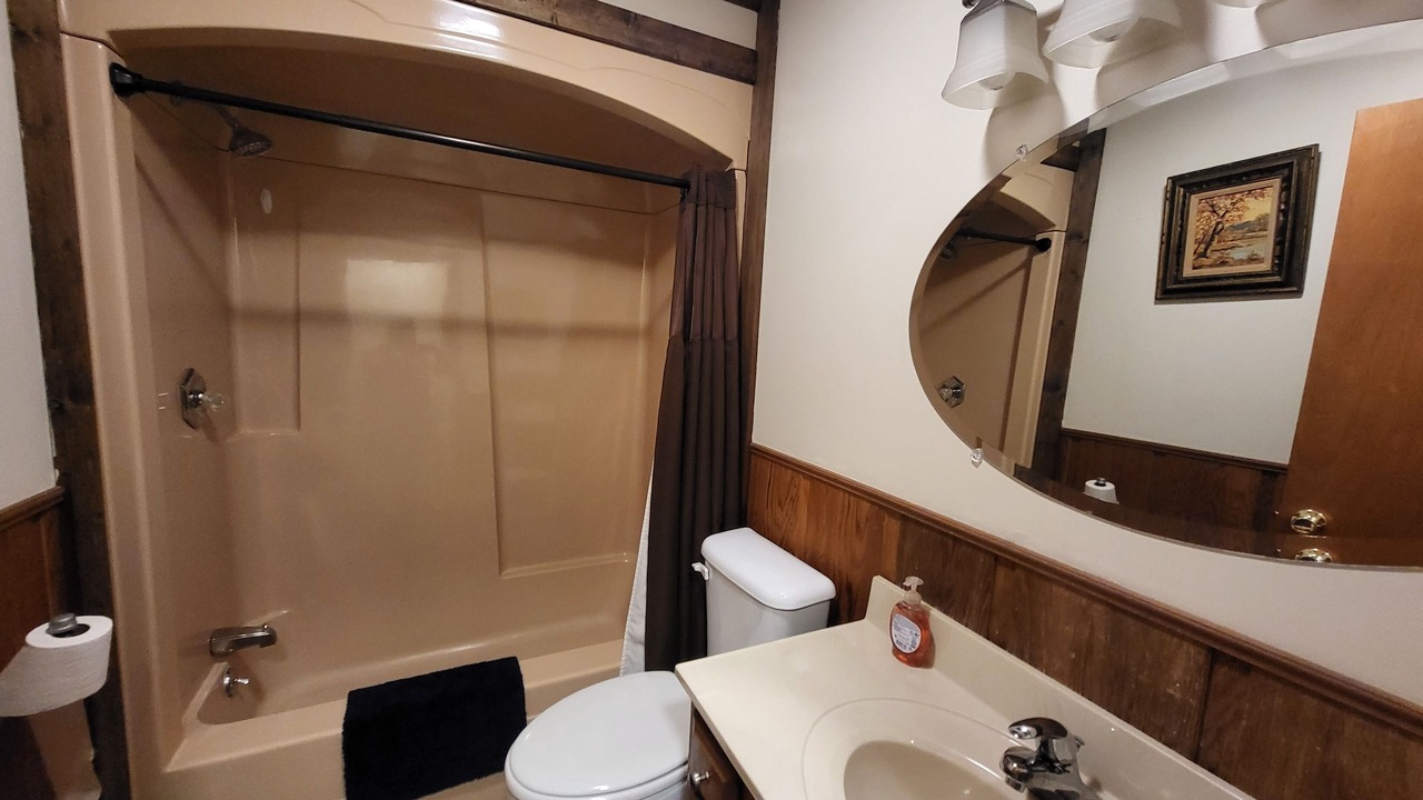 Photo of Bathroom in Hardin County