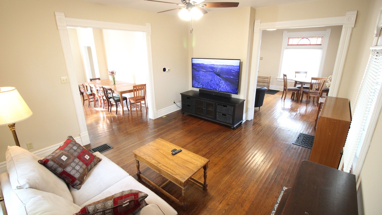 Photo of Livingroom in Urbana