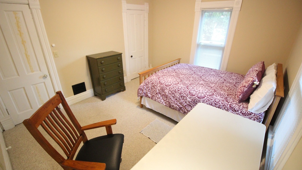 Photo of Bedroom in Urbana