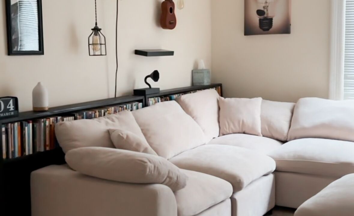 Photo of Livingroom in Champaign