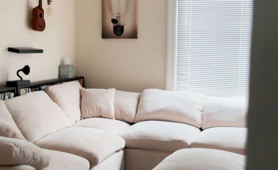 Photo of Livingroom in Champaign