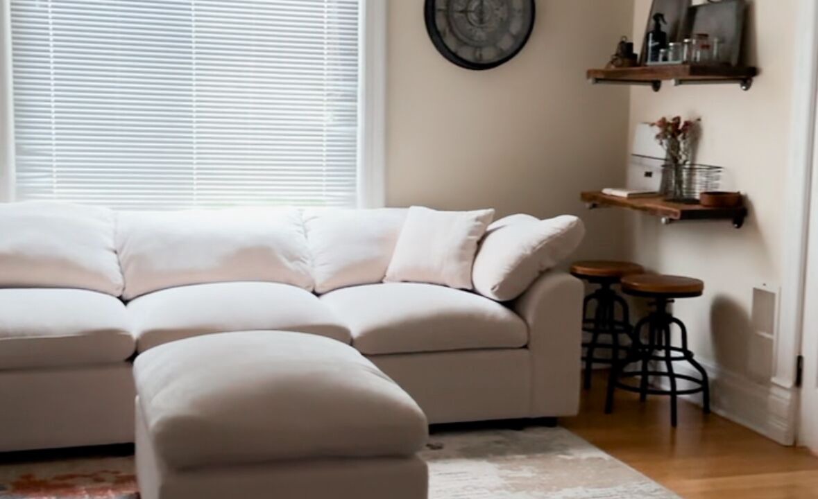 Photo of Livingroom in Champaign