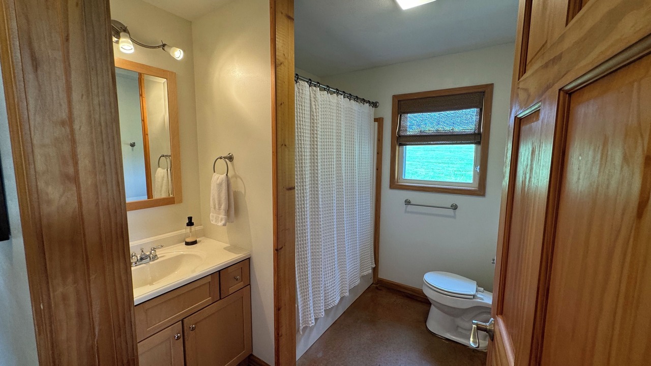 Photo of Bathroom in Alto Pass