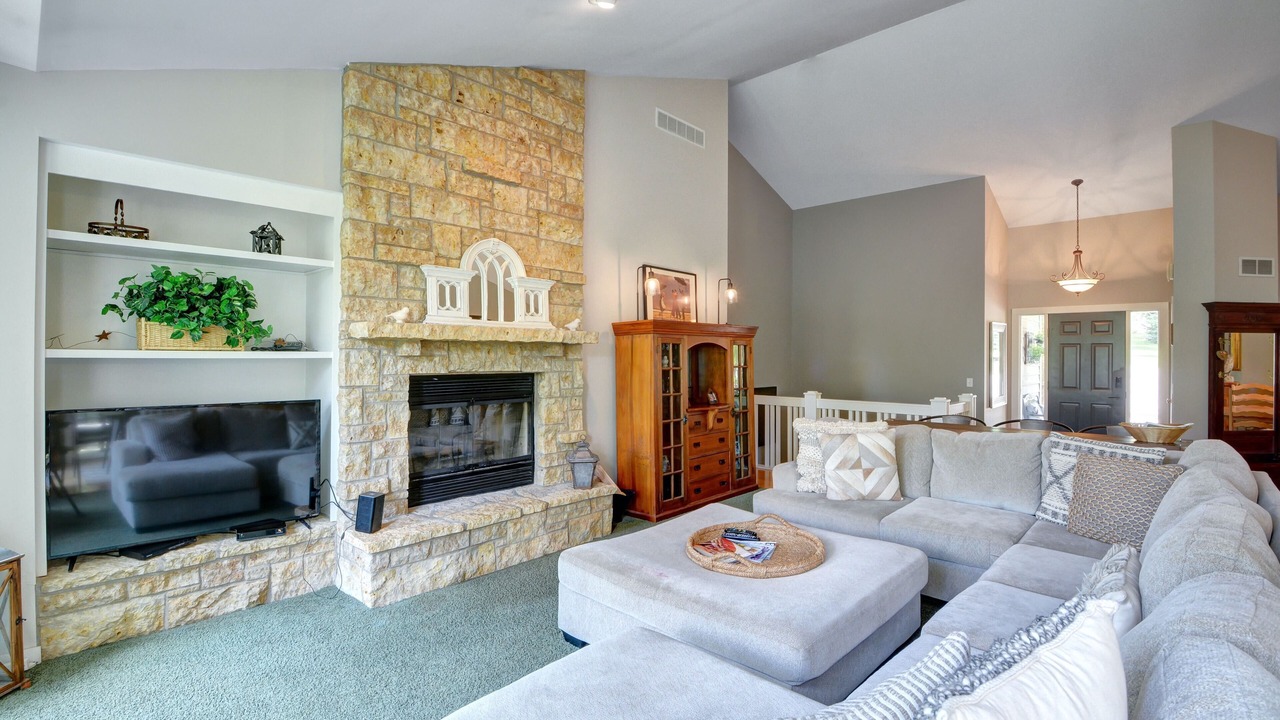 Photo of Livingroom in The Galena Territory