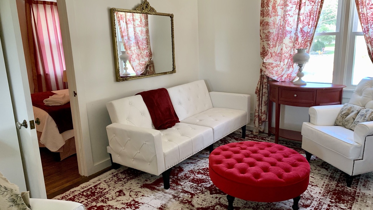 Photo of Livingroom in Nauvoo