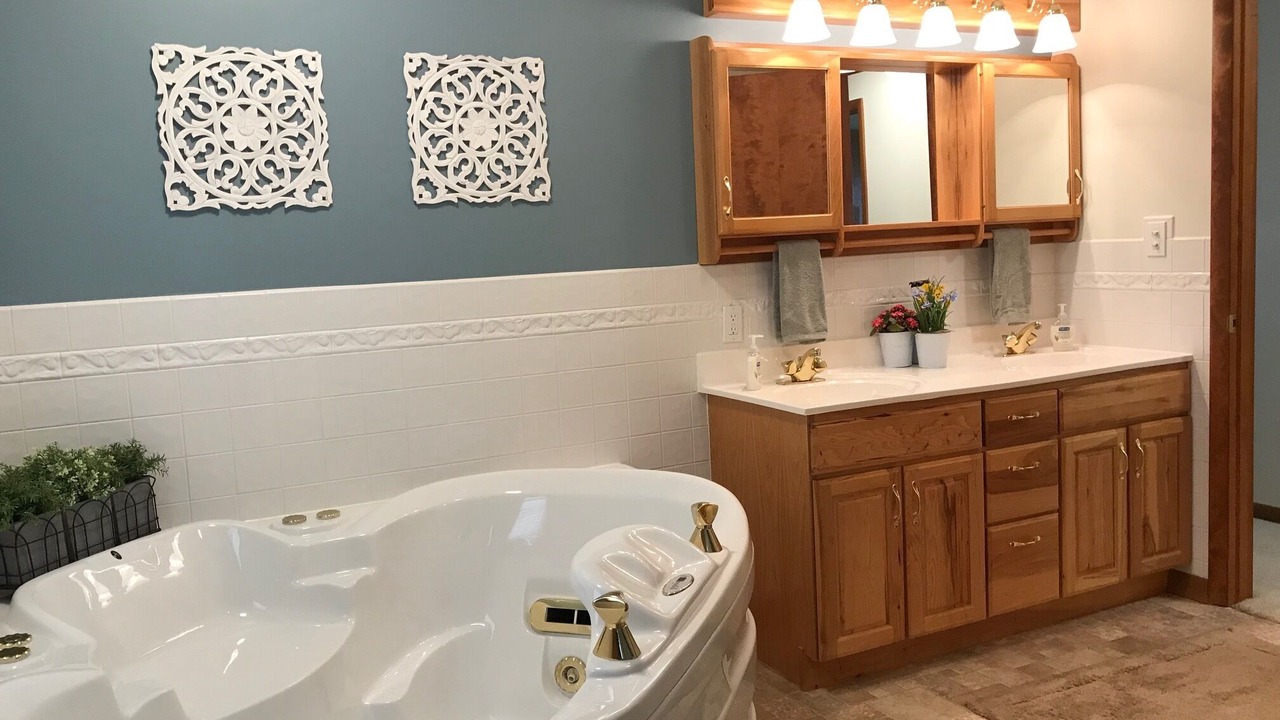 Photo of Bathroom in Goreville