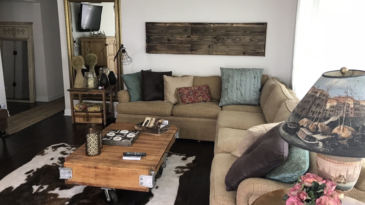 Photo of Livingroom in Wauconda
