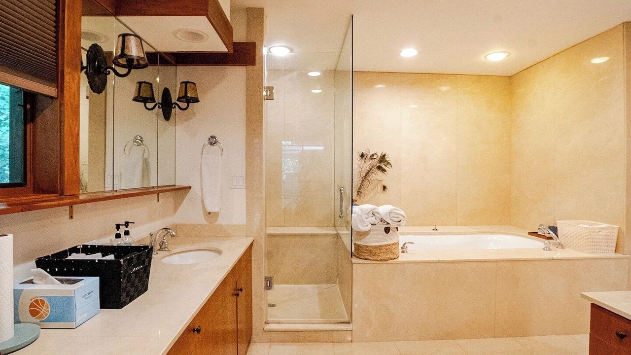 Photo of Bathroom in Riverwoods