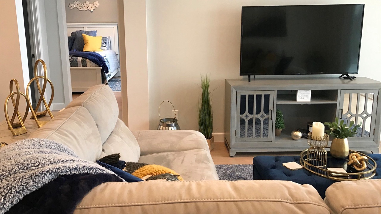 Photo of Livingroom in Port Byron