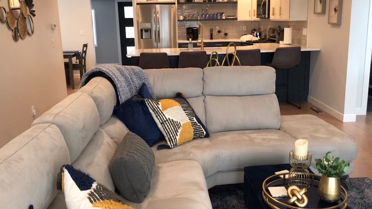 Photo of Livingroom in Port Byron