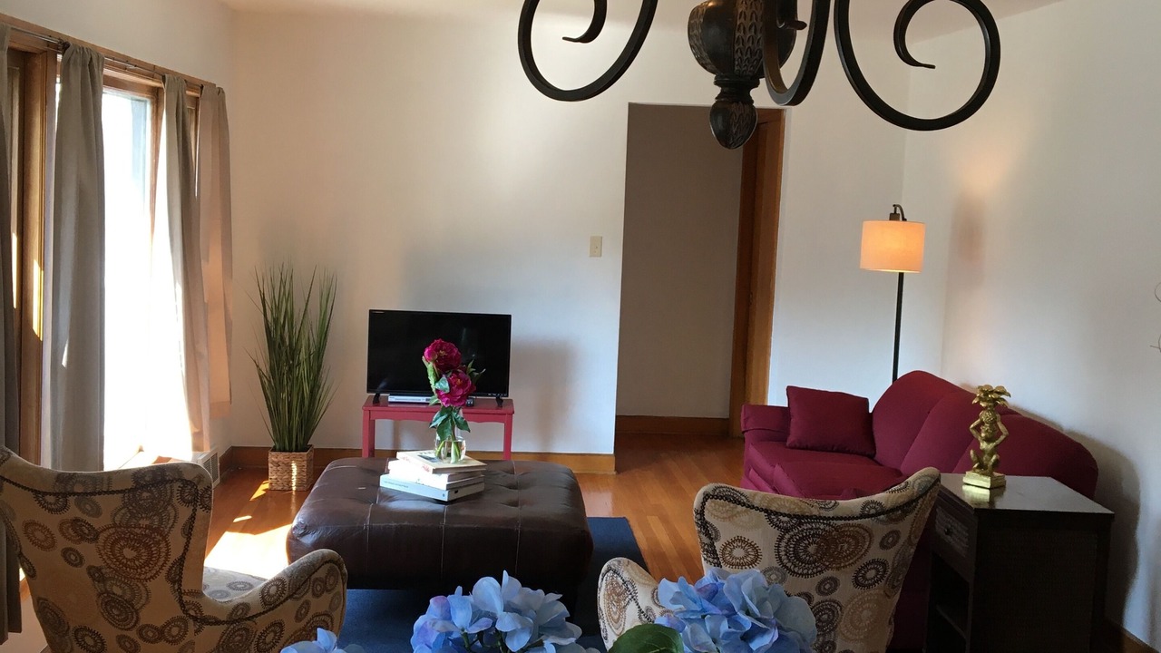 Photo of Livingroom in Western Springs
