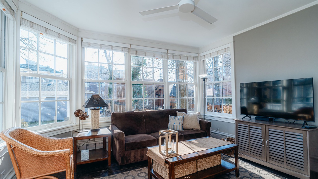 Photo of Bedroom in Rogers Park
