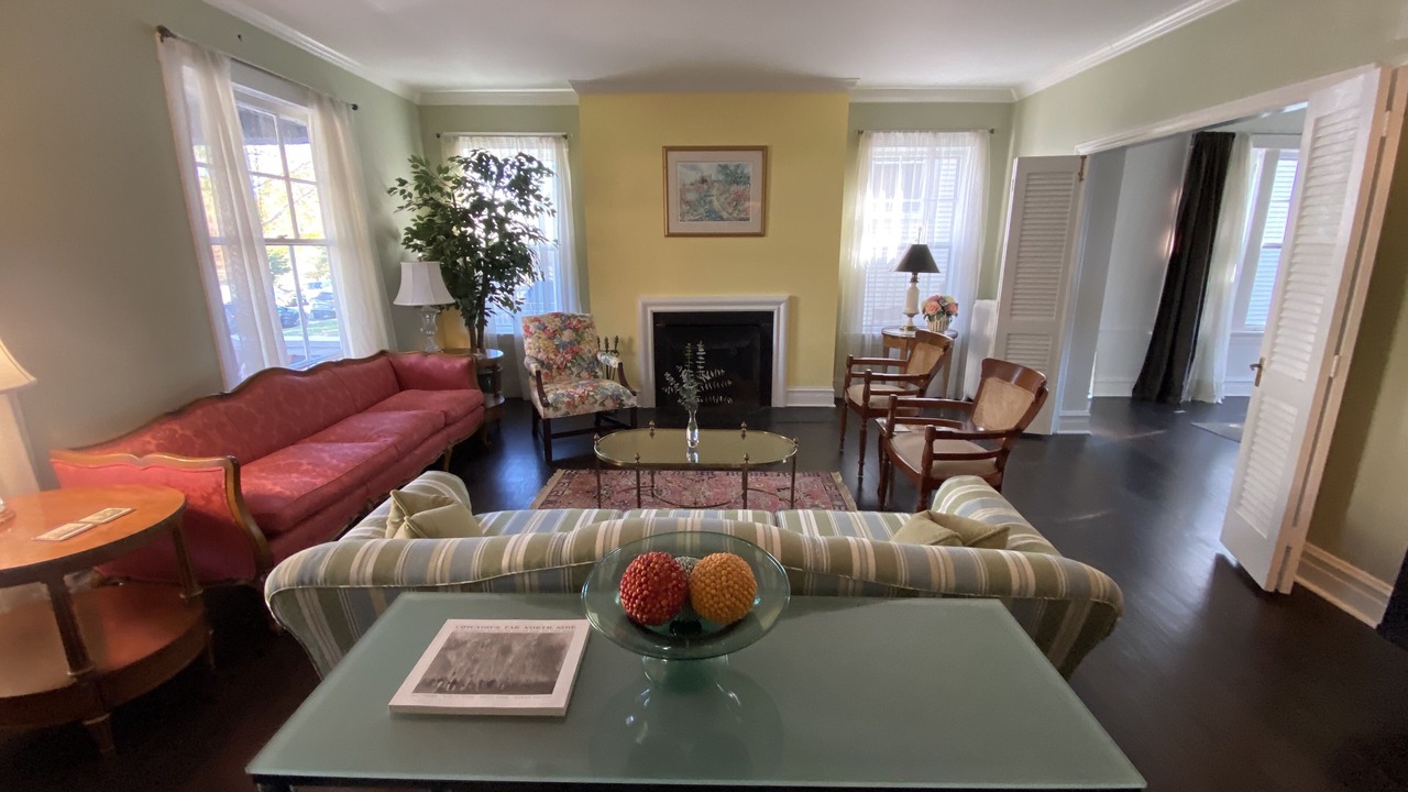 Photo of Livingroom in Rogers Park
