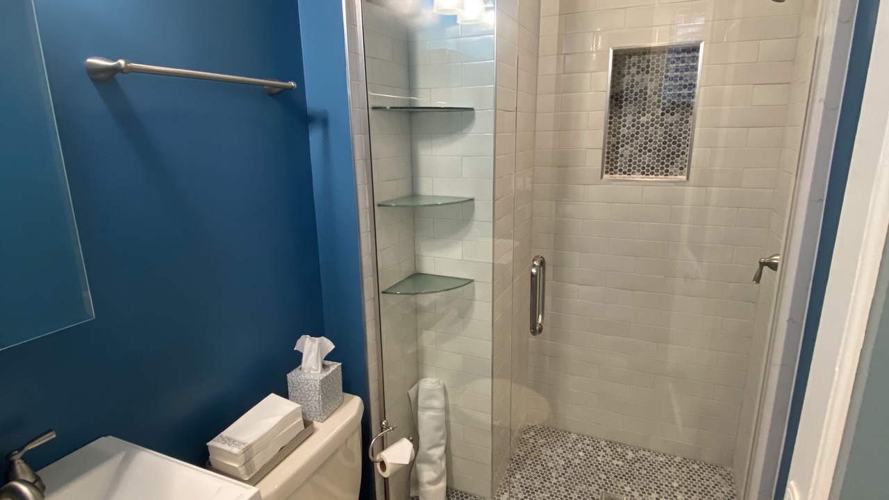 Photo of Bathroom in Rogers Park