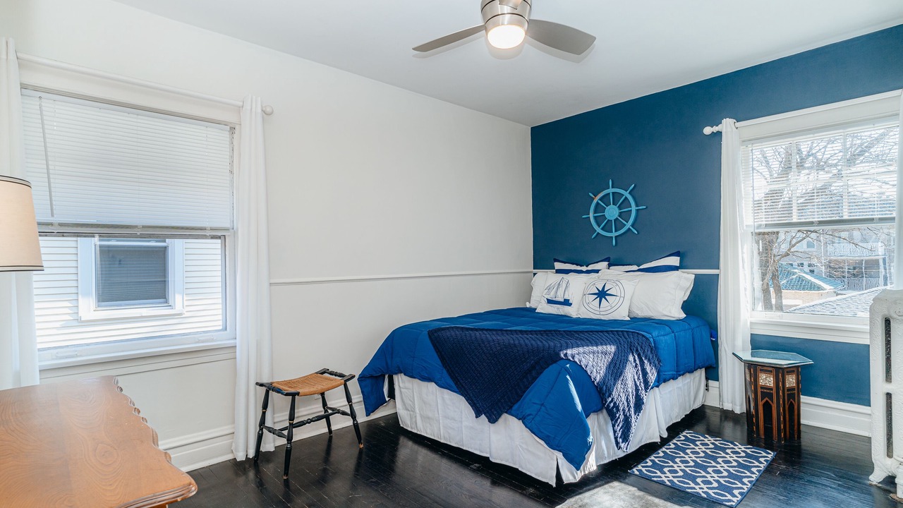 Photo of Bedroom in Rogers Park