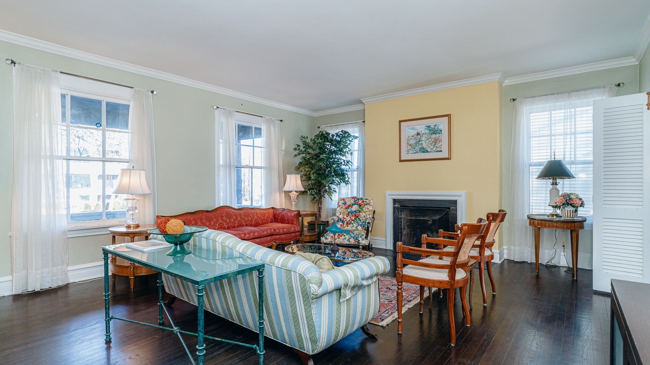 Photo of Livingroom in Rogers Park
