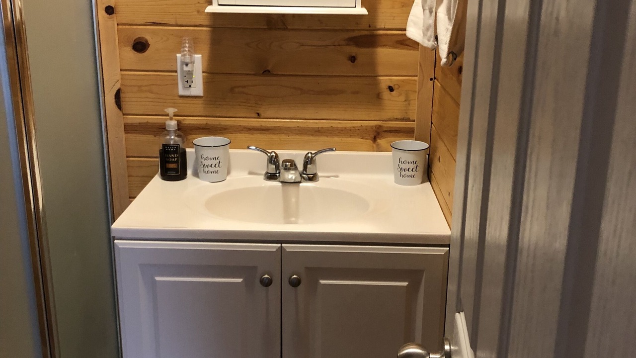 Photo of Bathroom in Goreville
