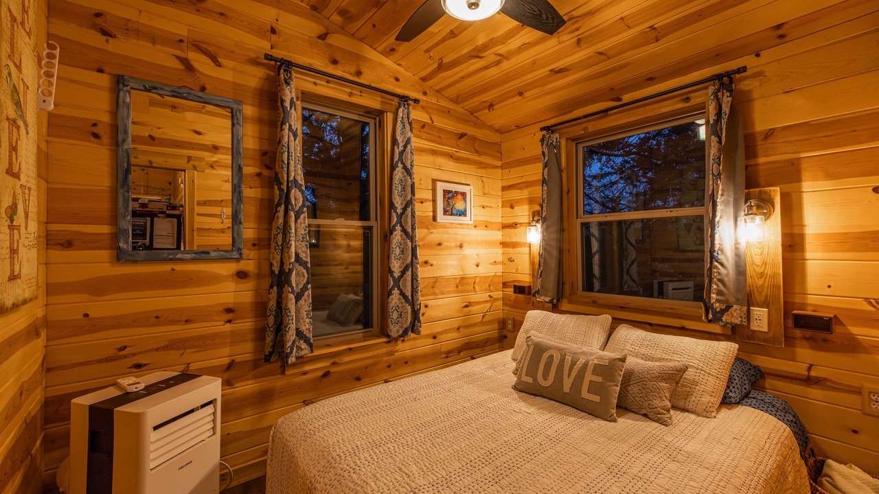 Photo of Bedroom in Goreville