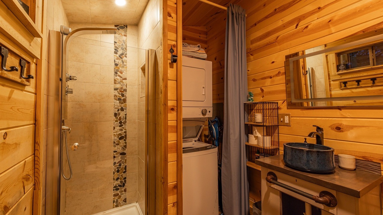 Photo of Bathroom in Goreville