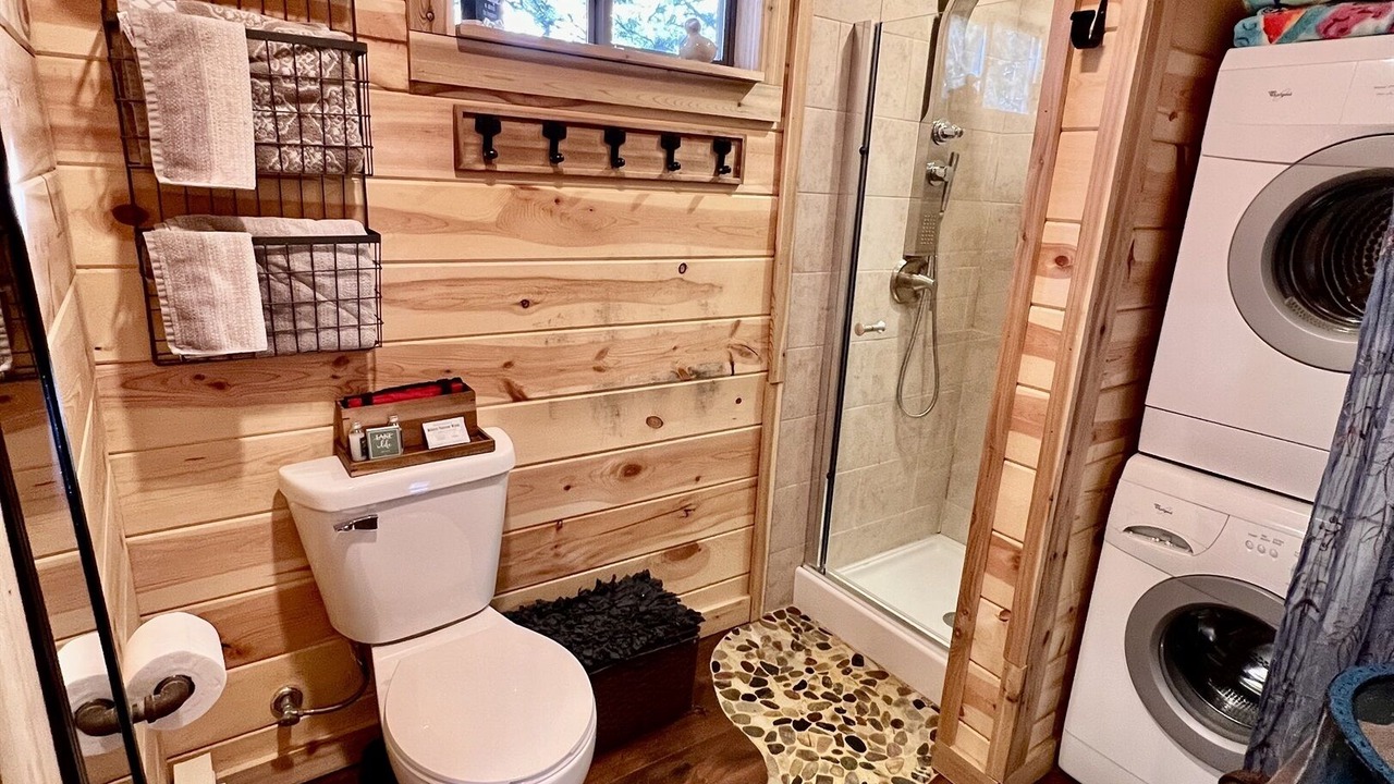 Photo of Bathroom in Goreville