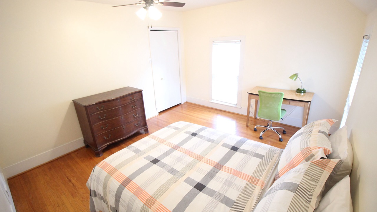 Photo of Bedroom in Urbana
