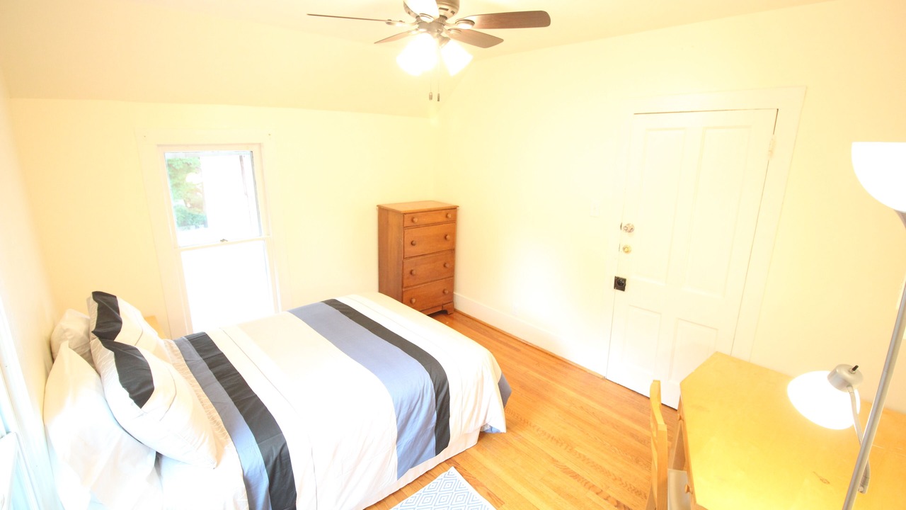 Photo of Bedroom in Urbana