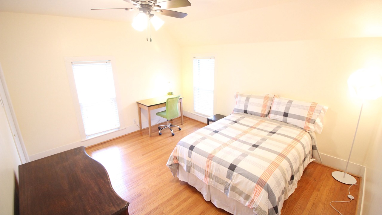 Photo of Bedroom in Urbana