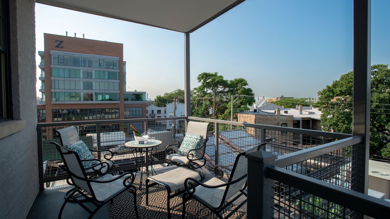 Photo of Outdoor in Wrigleyville