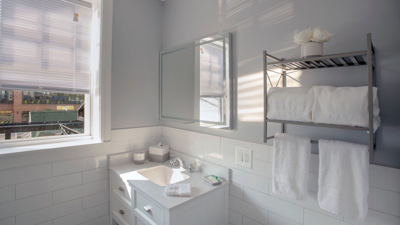 Photo of Bathroom in Wrigleyville