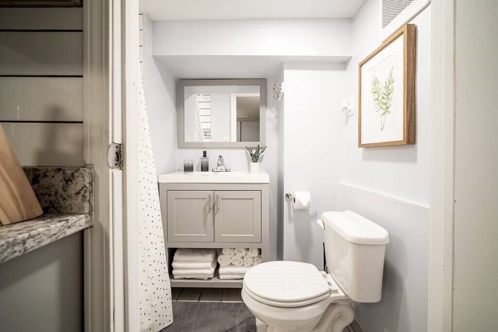 Photo of Bathroom in Logan Square