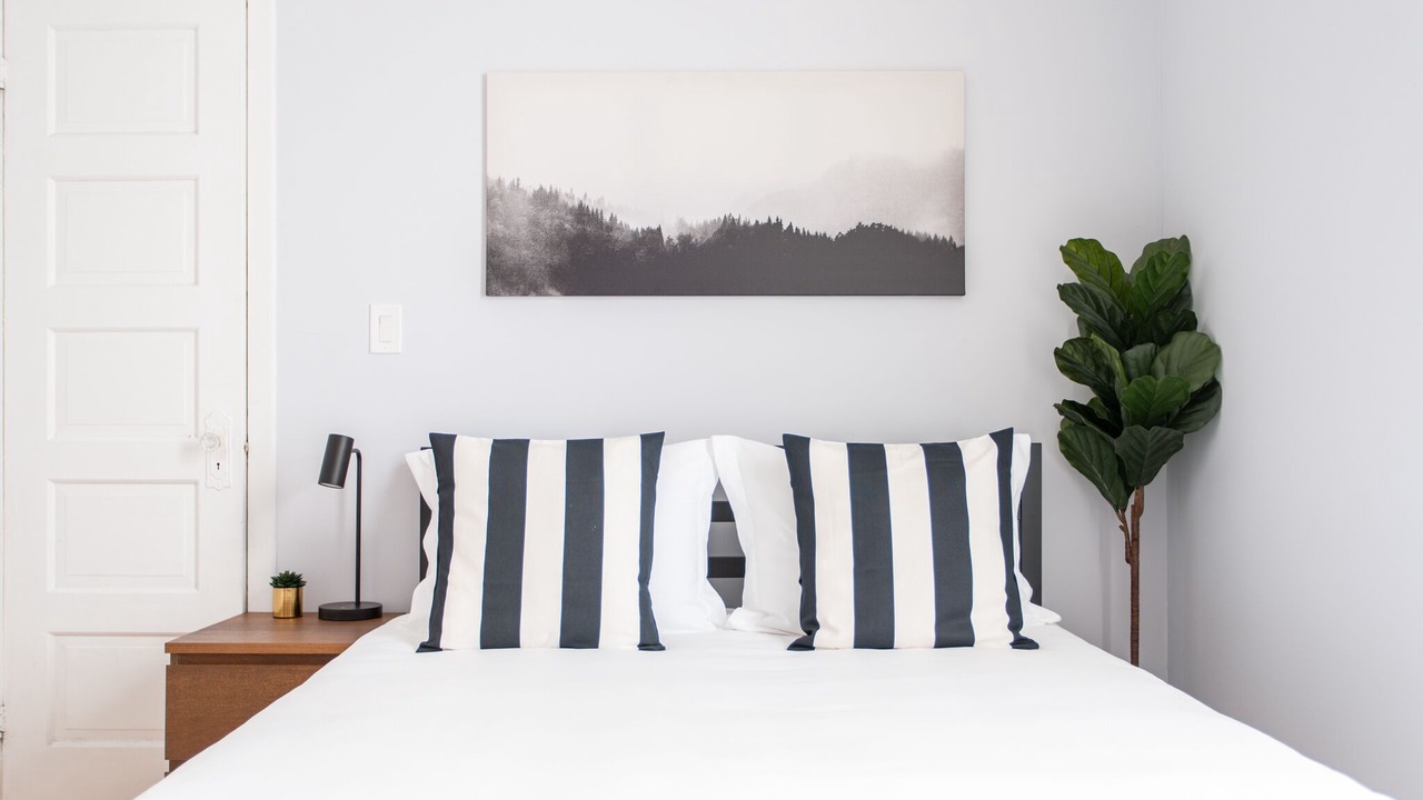 Photo of Bedroom in Logan Square