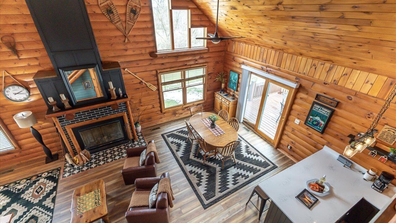 Photo of Livingroom in Apple River