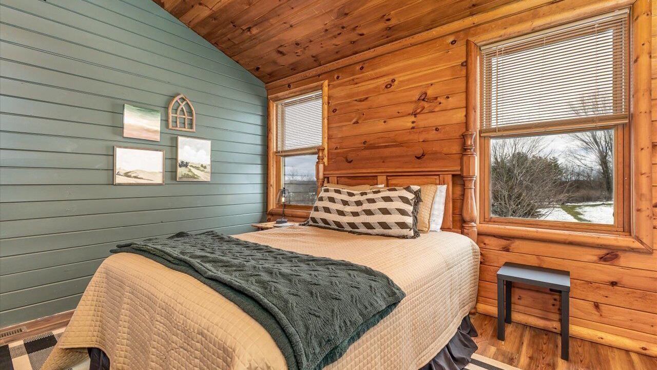 Photo of Bedroom in Apple River