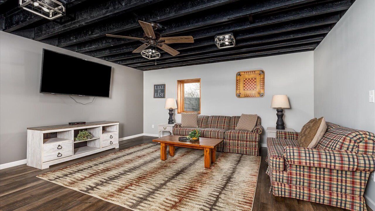 Photo of Livingroom in Apple River