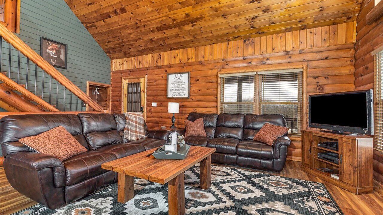 Photo of Livingroom in Apple River