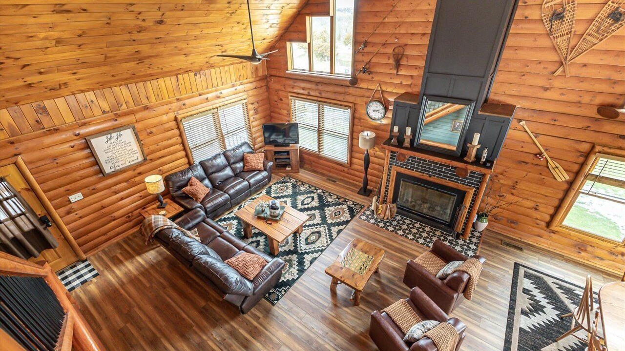 Photo of Livingroom in Apple River