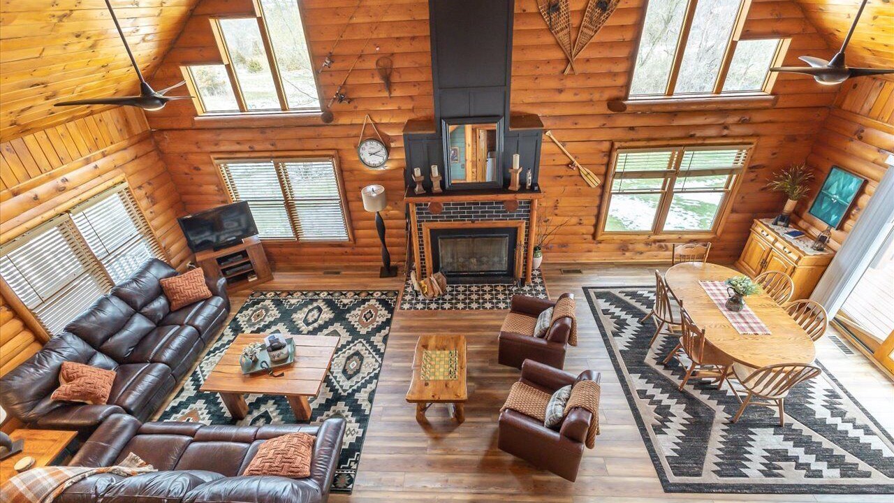 Photo of Livingroom in Apple River
