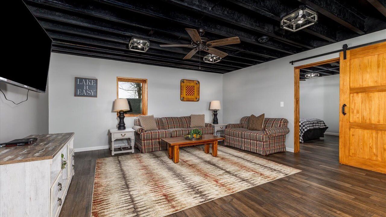 Photo of Livingroom in Apple River