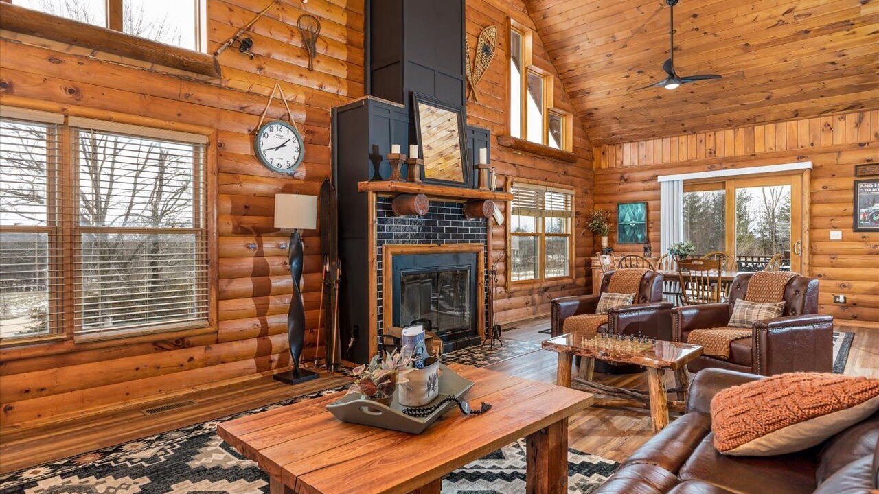Photo of Livingroom in Apple River